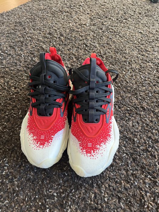 Adidasi de baschet Trae Young