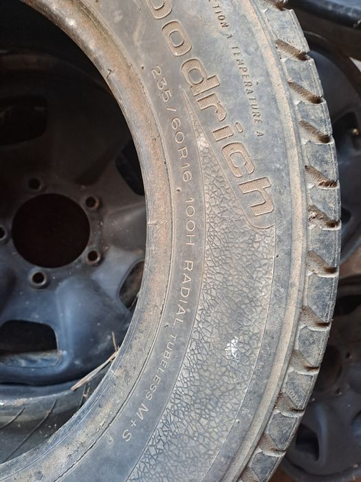 Vand 4 anvelope BFGOODRICH R16