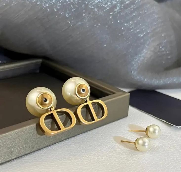 D*I*O*R колиета обеци