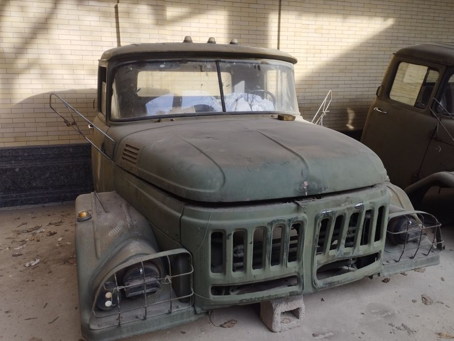 Zil kabina srochna sotiladi