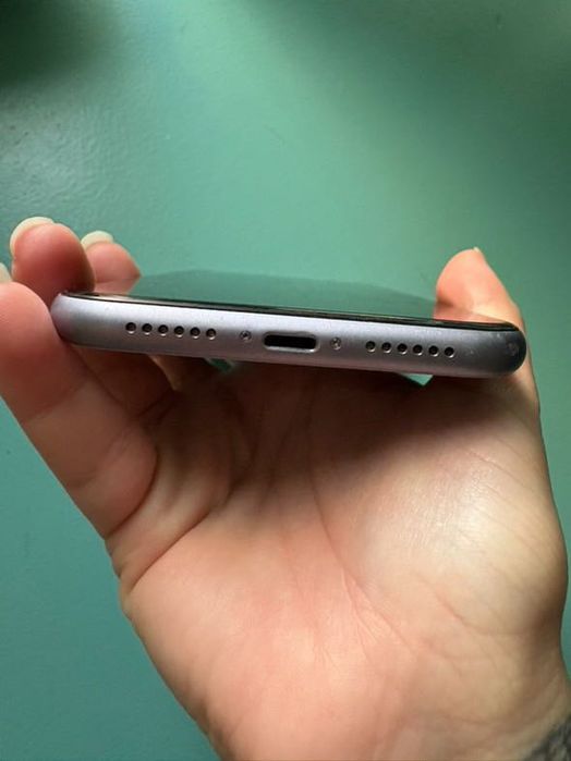 Vand Iphone 11 purple, 64gb