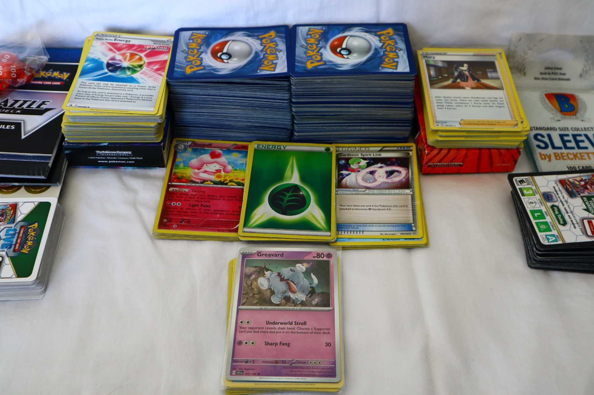 Colectie 500 Carti Pokemon , Folii , Jetoane , Coduri ,Carti RARE