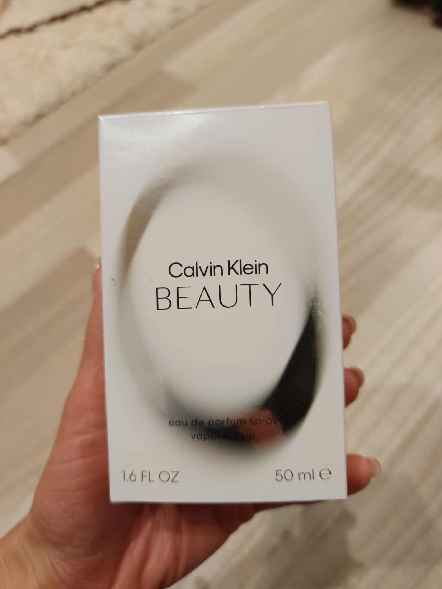 Calvin Klein Beaty нов