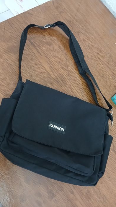 Удобная спортивная сумка спортивного стиля