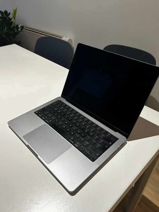 MacBook Pro 14 inch 2021