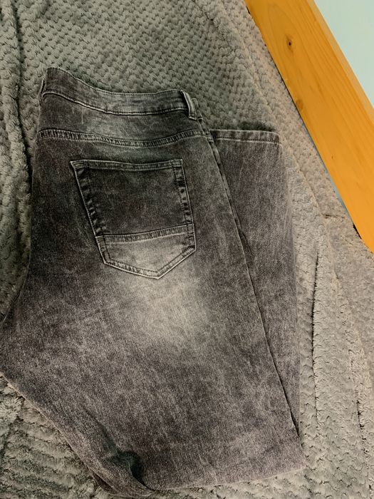 Blugi gri straight fit