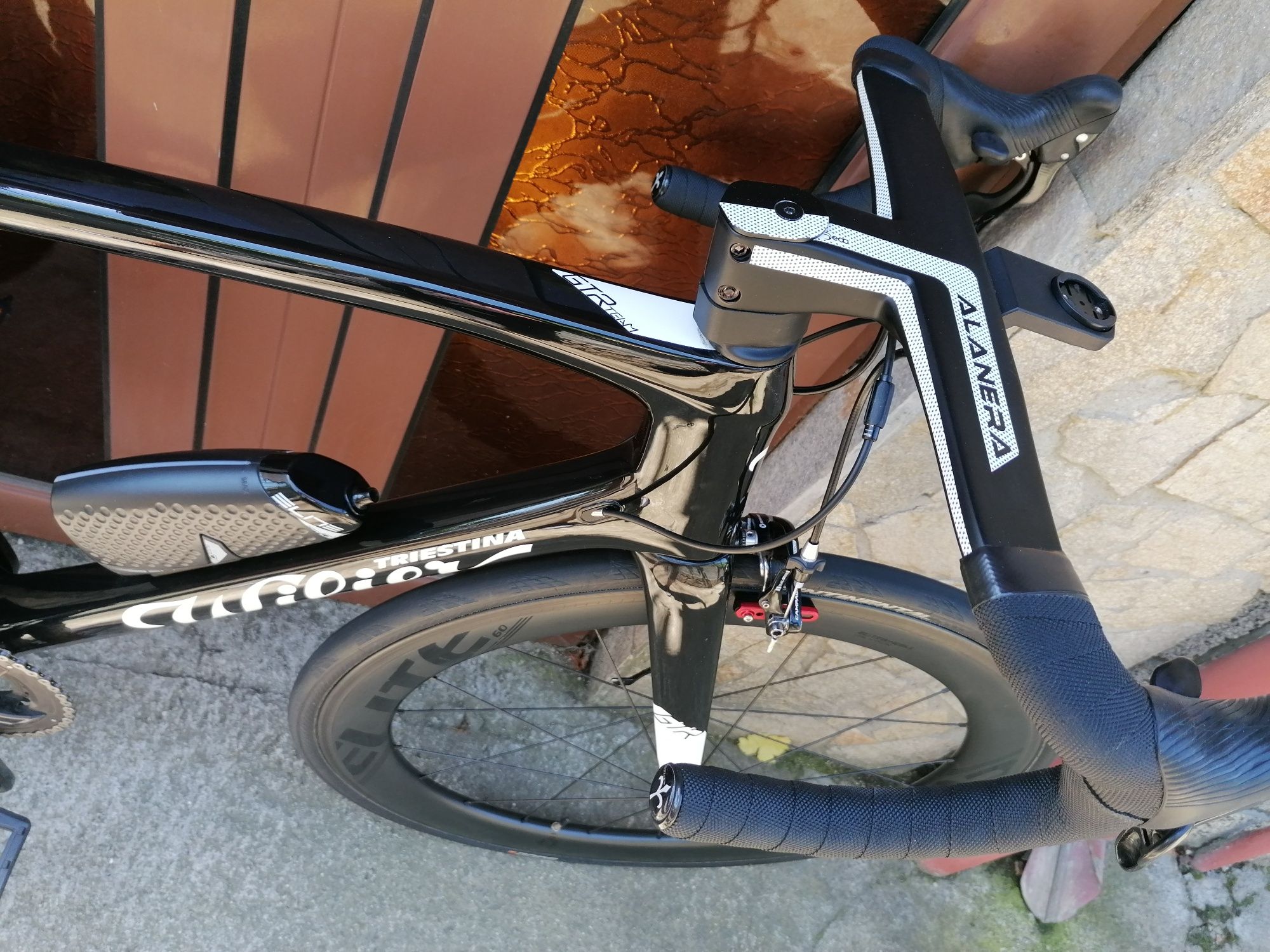Шосеен WILIER Full Carbon, Campagnolo Record 2*11, като нов!