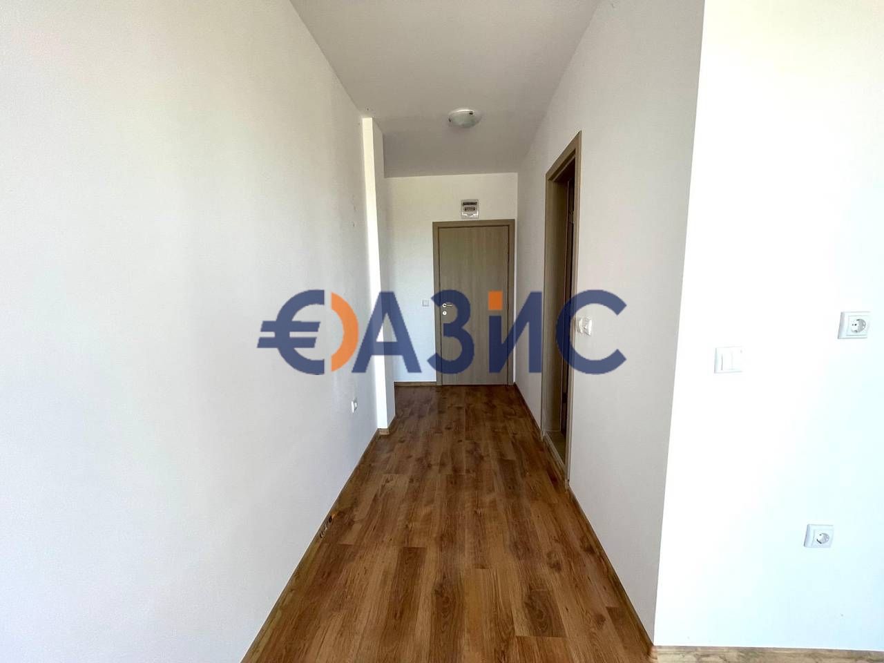 Продава се Двустаен апартамент в к.к. Слънчев бряг - 50 кв.м за 770 €/кв.м - Снимка #4
