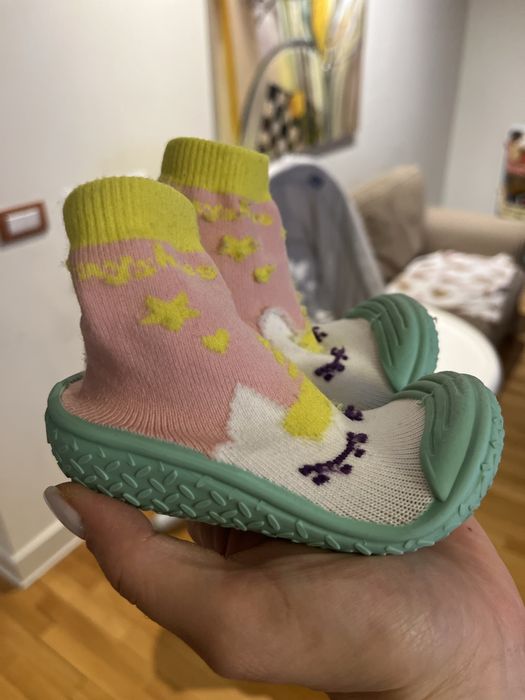 Бебешки чорапи с подметка