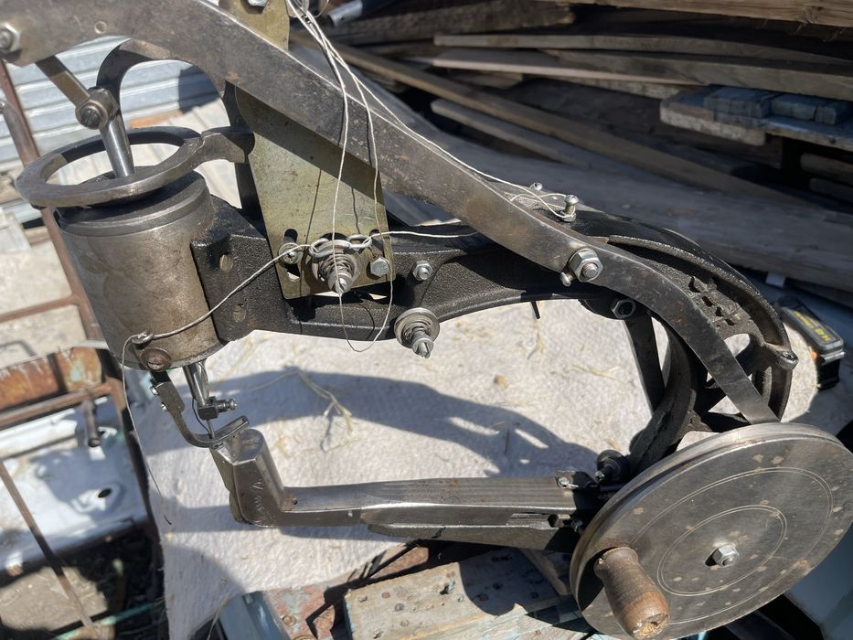 Машинка швейная