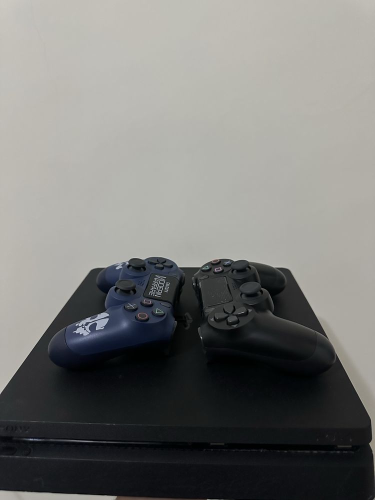 PS 4 с топ играми . 500гб+ 2 джостик