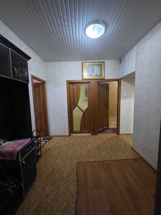 Продаётся 4х комн квартира на 2 этаже Ор-р 5 микрорайон