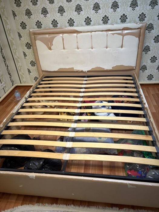 Продам двухспальную кровать