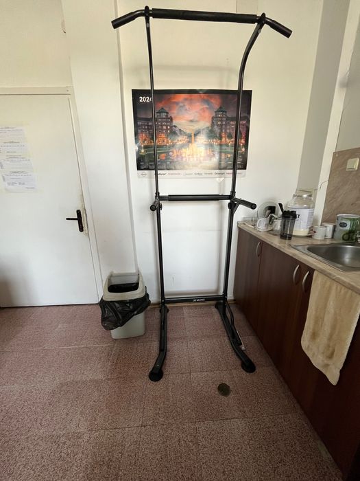 Лост успоредка training station