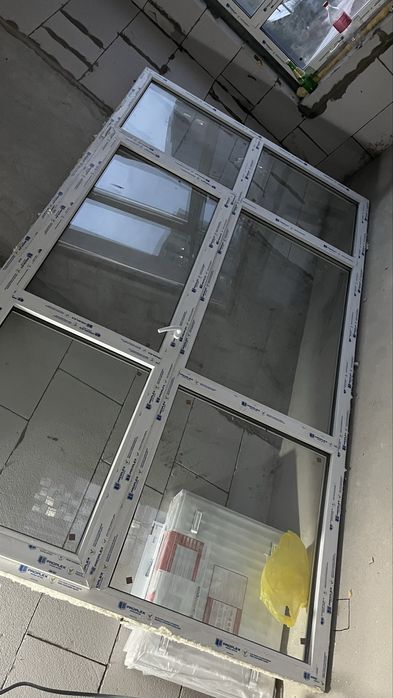 пластиковые окна с дверью на балкон