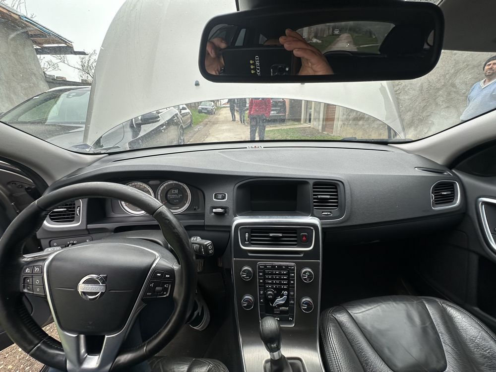 Volvo v60 D3 163