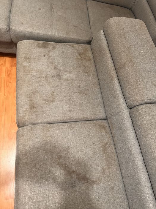 Execut lucrari de curatat canapele saltele si alte materiale textile