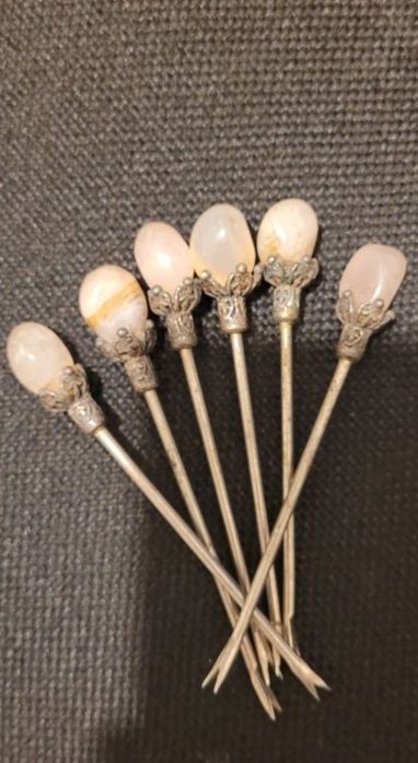 Furculite/scobitori vechi aperitiv cuart roz si inox