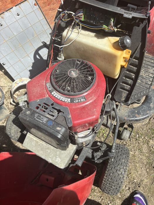 Vand tractoras gazon !!