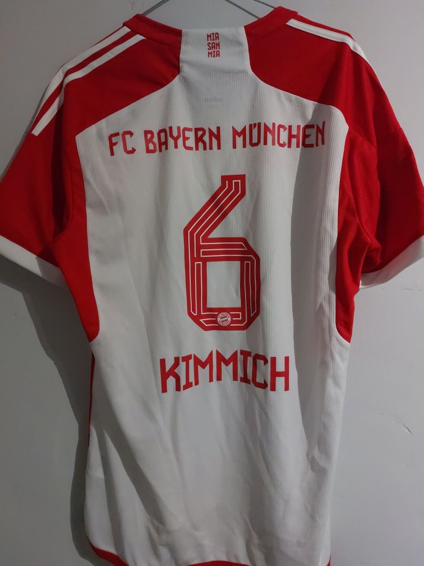 Оригинална Adidas Тениска - Bayern Munich Сезон 23/24 (чисто нова)