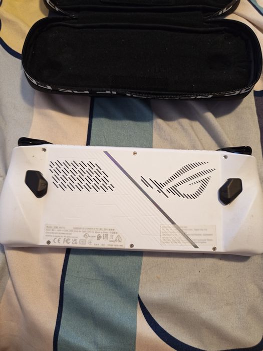 Asus rog ally Z1 extreme