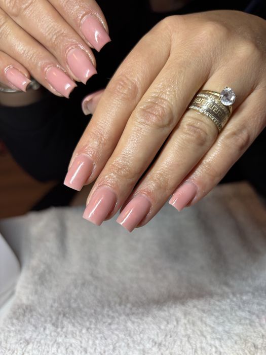 Manichiura cu gel si semi