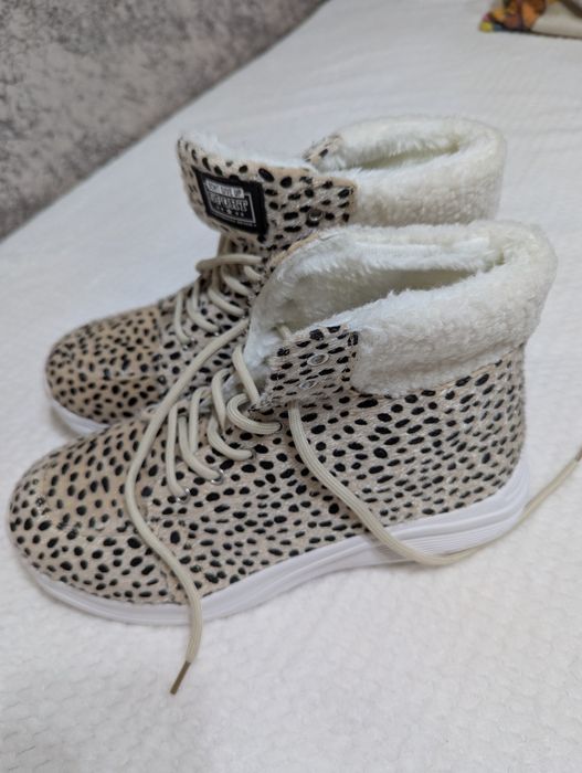 Продам осенние сапоги, леопард