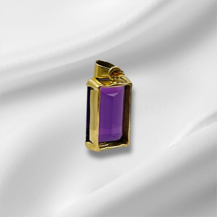 Златен медальон с аметист – 18K висулка