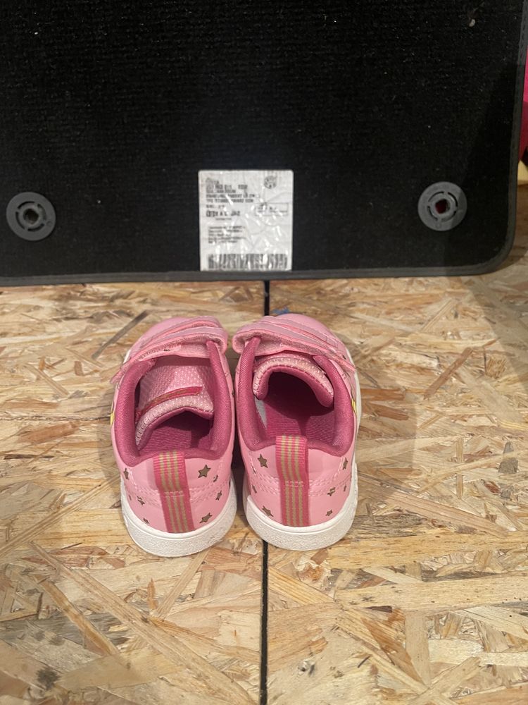 Papuci sport Adidas mărimea 25 fete