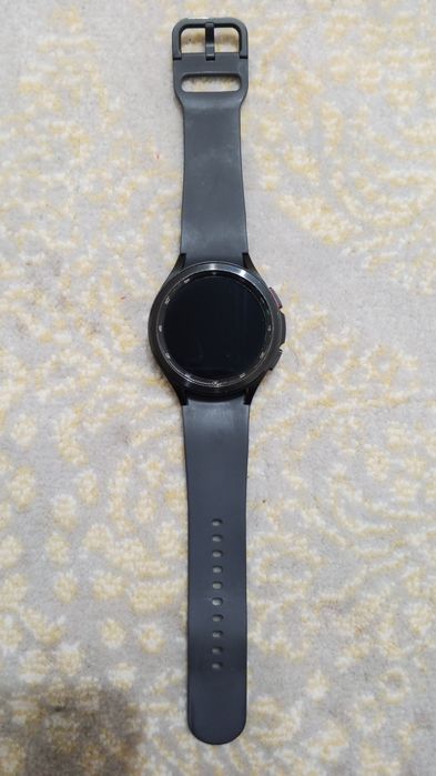 Galaxy watch classic 4 сатилади ишлаши зор айби йок сувда хам ишлиди.