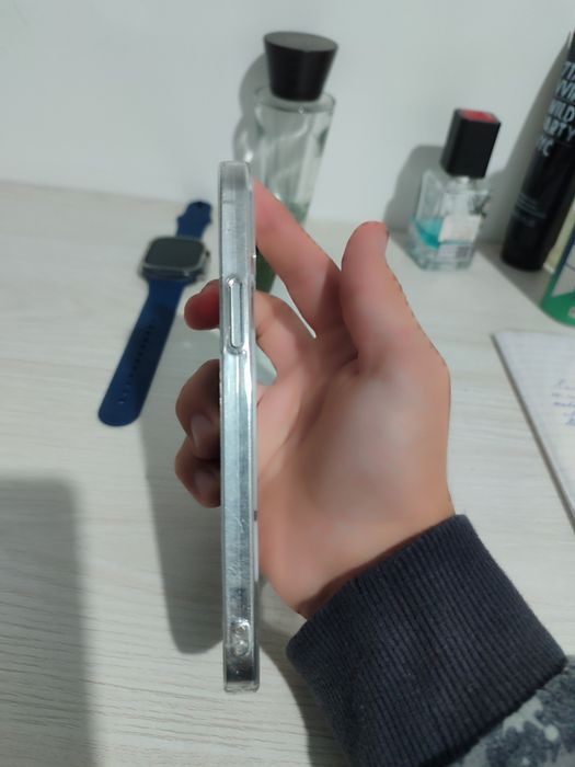 iPhone 12 pro alo holatda