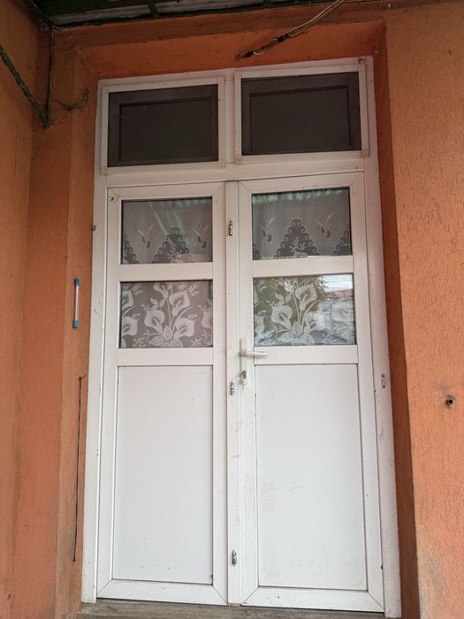 Usa alba dubla de termopan in stare foarte buna