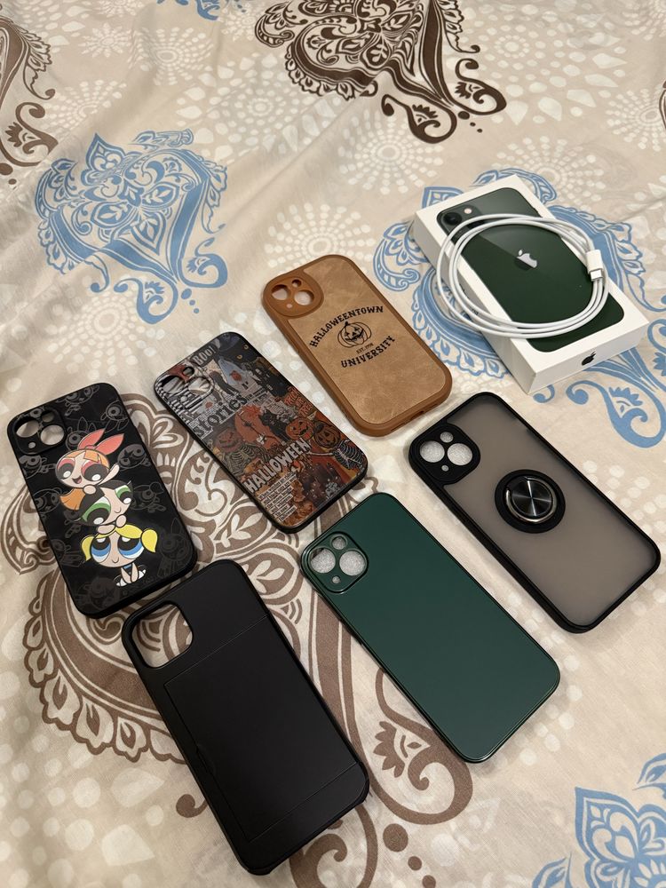 iPhone 13 (green) - 128GB + 6 кейса + кабел