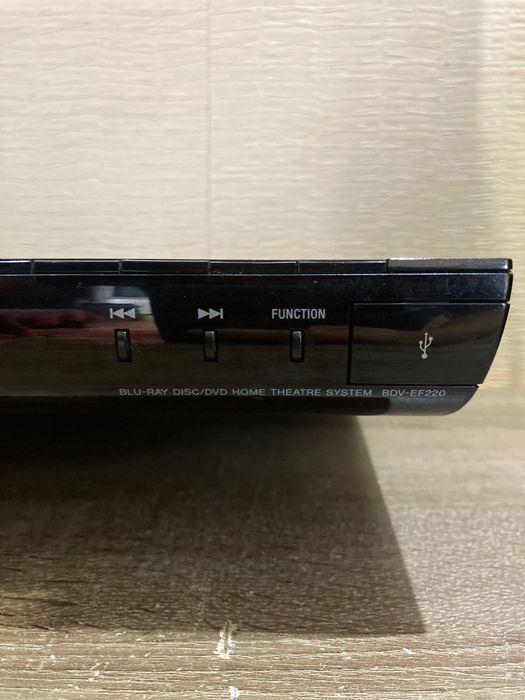 SONY BDV-EF220 2+1 Blu-ray 3D Домашно кино