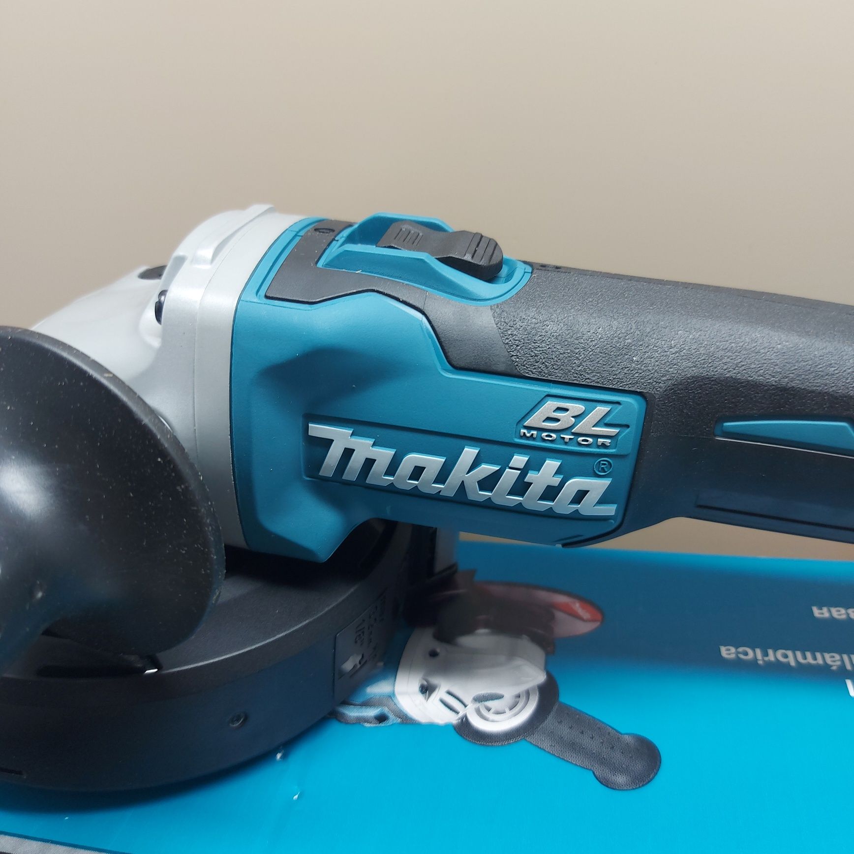 ПРОМОЦИЯ.Нов оригинален безчетков ъглошлайф (флекс)  Makita DGA511Z