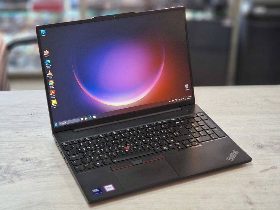 Лаптоп Lenovo ThinkPad E16 Gen 2 / Intel® Core Ultra 5