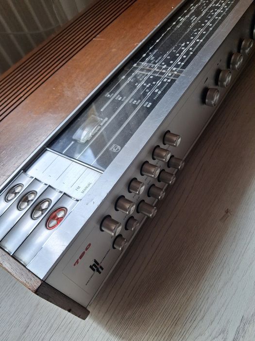 Amplituneri Philips 790 si Nad 3020 A