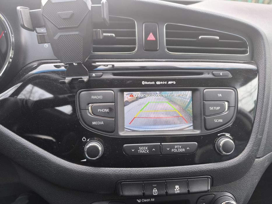 Продавам Kia ceed sw 1.6crdi