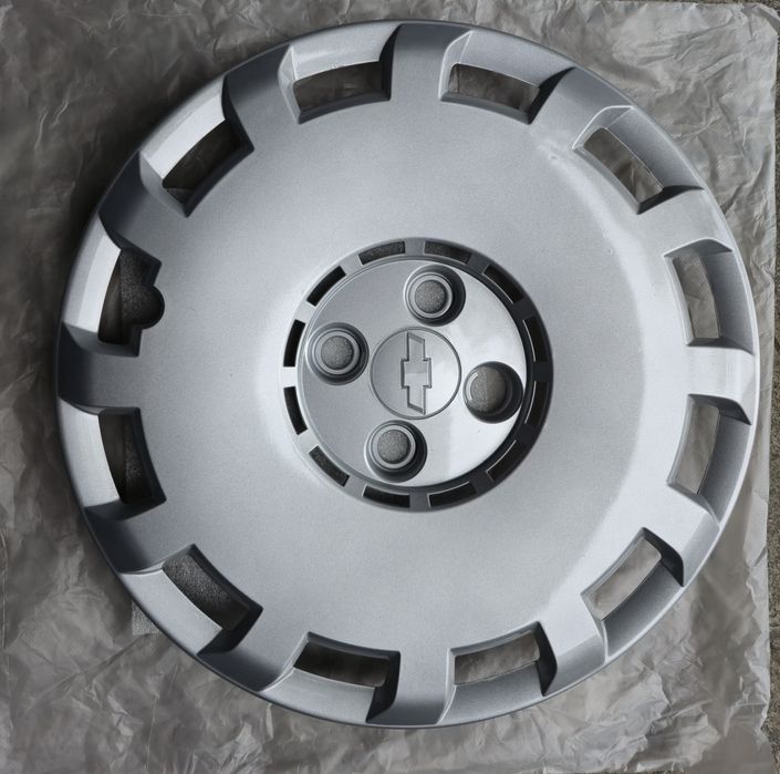 Оригинальные колпаки R15 на Chevrolet Cobalt