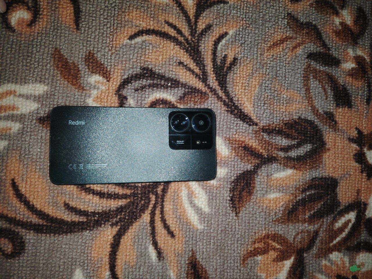 Redmi 13c 8/256 holati yaxshi