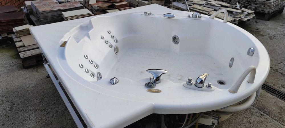 vand cada de baie, rotunda, de colt, cu hidromasaj, model premium