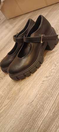 Обувки  от еко  кожа, закупени в Франция