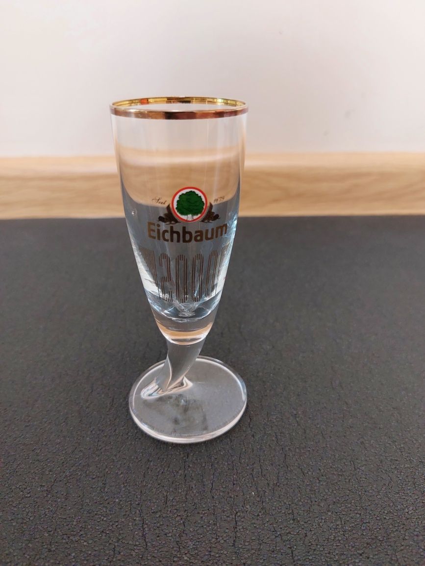 Колекционерски чаши с лого на бира Henninger и Eichbaum