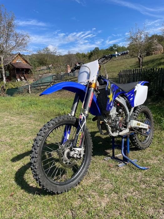 Vând Yamaha yz250f