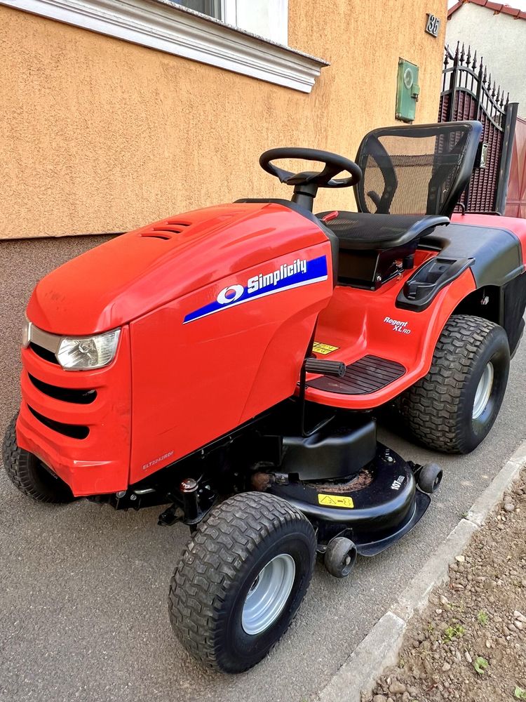 Tractoras de tuns iarba Simplicity American Robust Pro