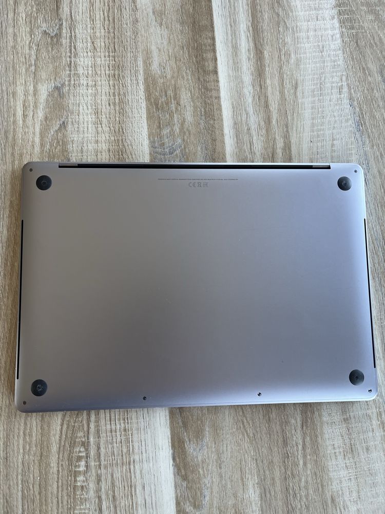 MacBook Pro 15’4 i9 32gb RAM 1TB