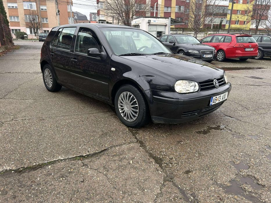 Volkswagen Golf 1.6 benzina 2003