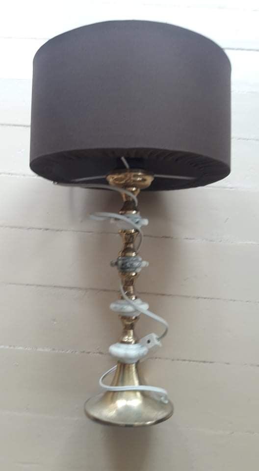 Ретро лампа с мраморни детайли