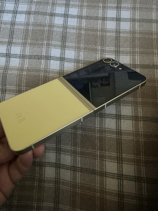 Samsung z flip 6 с гаранция.