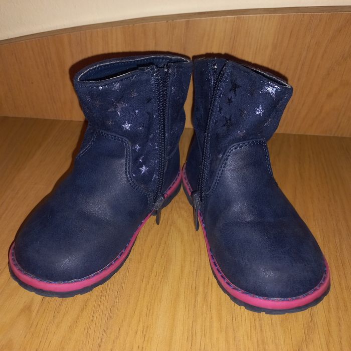 Vând ghetuțe mar. 22